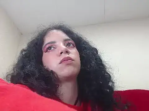 EmmaCowperr online show from February 18, 2025, 5:31 pm