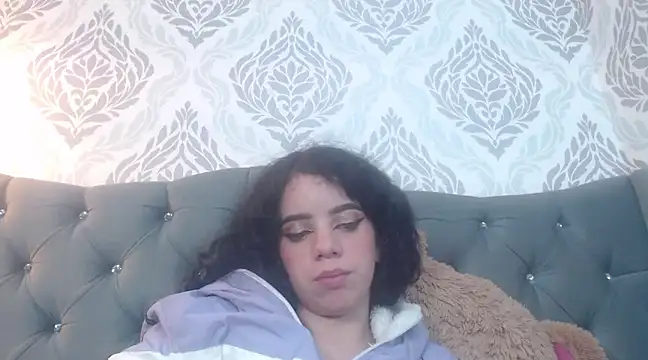 EmmaCowperr online show from March 19, 2025, 6:55 pm