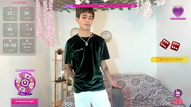 oliverhot2005 online show from September 9, 2025, 11:14 pm