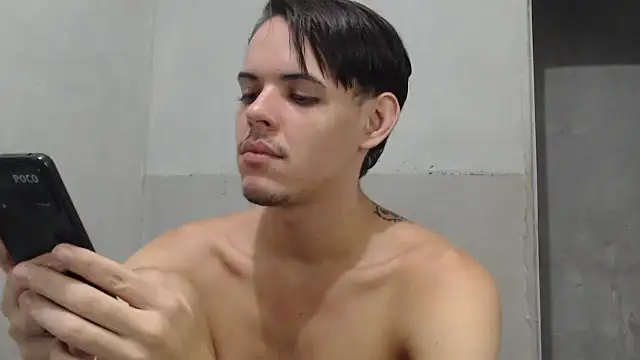 MicaelRian69 online show from April 15, 2026, 9:59 pm