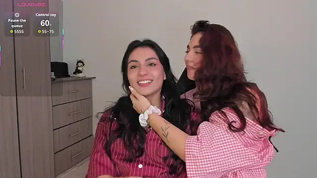 Dahian-peach online show from December 1, 2025, 8:10 pm