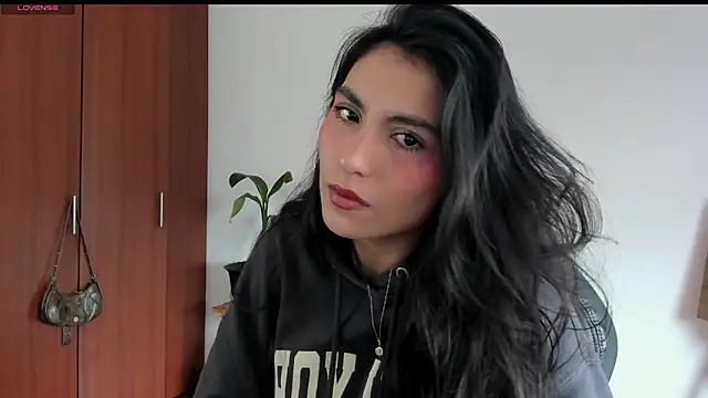 Dahian-peach online show from April 15, 2026, 6:45 pm