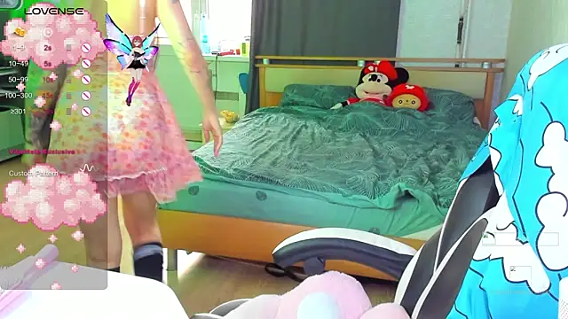 Snapshot of folinskayyya chatting on October 8, 2025, 5:09 am folinskayyya online show from October 8, 2025, 5:09 am