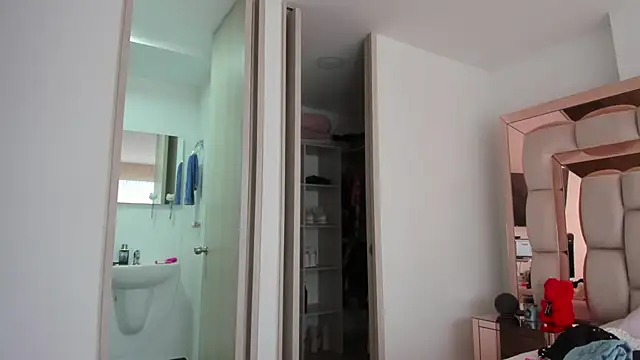 candy-sam28 online show from March 3, 2025, 6:46 pm