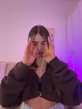 Ashleyjenner  online show from February 27, 2026, 12:49 pm