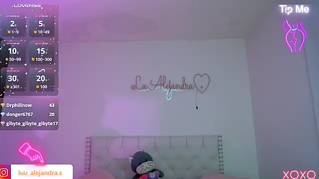 alee lenoxx online show from September 29, 2025, 10:00 am