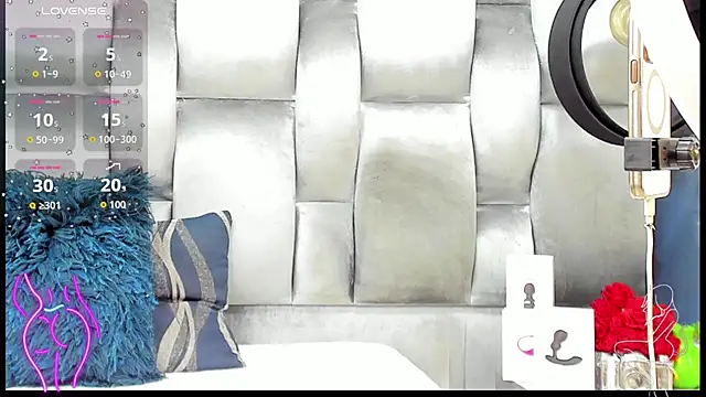 CamilaBenitez online show from September 10, 2025, 7:46 pm