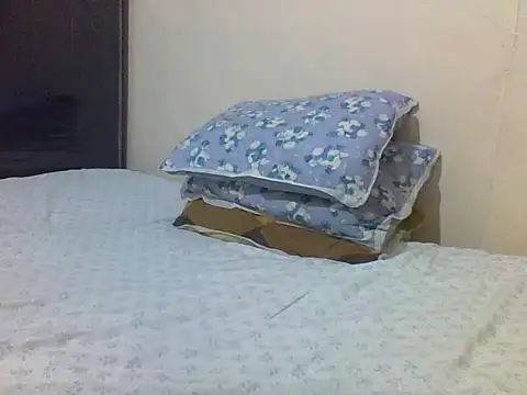 princess-cutie12 online show from November 22, 2025, 9:52 am