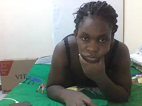 princess-cutie12 online show from November 20, 2025, 9:32 am