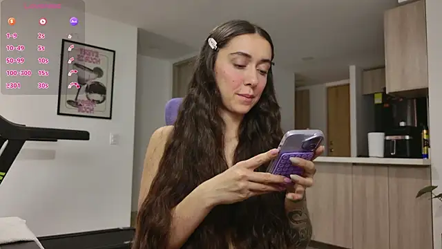 emiliasommer online show from April 7, 2026, 12:18 pm