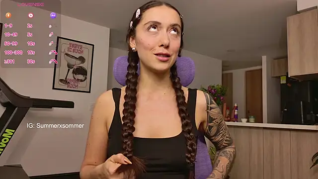 emiliasommer online show from April 14, 2026, 10:26 pm