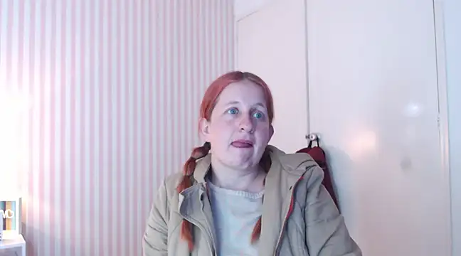 Snapshot of ViioletaMora chatting on March 23, 2025, 12:26 am ViioletaMora online show from March 23, 2025, 12:26 am