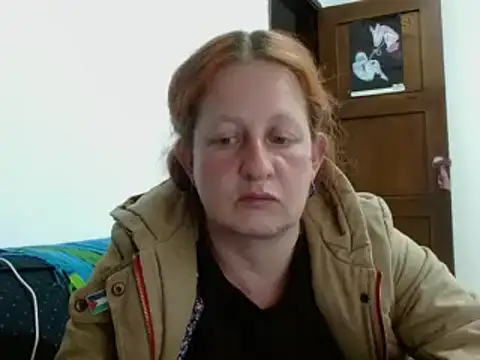 ViioletaMora online show from October 17, 2025, 6:17 am