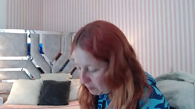 Snapshot of ViioletaMora chatting on March 16, 2025, 8:10 pm ViioletaMora online show from March 16, 2025, 8:10 pm