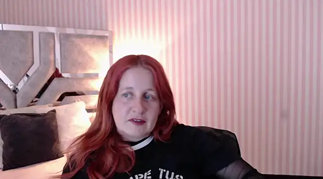 Snapshot of ViioletaMora chatting on March 10, 2025, 11:27 pm ViioletaMora online show from March 10, 2025, 11:27 pm