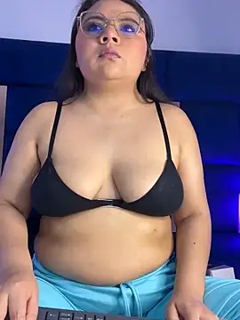 alice love052 online show from March 22, 2026, 3:32 am