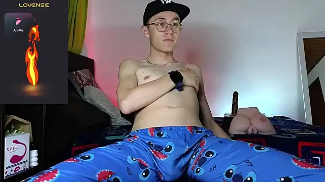 Snapshot of Elian_Cooper chatting on December 10, 2024, 1:00 am Elian Cooper online show from December 10, 2024, 1:00 am