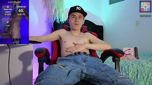 Snapshot of Elian_Cooper chatting on November 7, 2025, 1:43 am Elian Cooper online show from November 7, 2025, 1:43 am