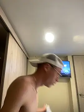 Snapshot of Elian_Cooper chatting on January 3, 2025, 2:08 pm Elian Cooper online show from January 3, 2025, 2:08 pm