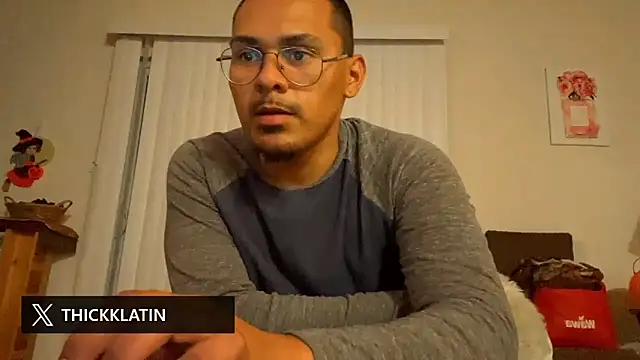 Snapshot of ThixxkkLatin chatting on October 27, 2025, 1:50 am ThixxkkLatin online show from October 27, 2025, 1:50 am