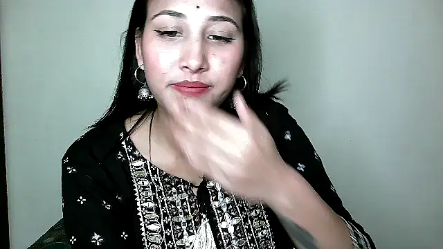 Snapshot of Princess_noorjahan chatting on December 27, 2024, 9:32 pm Princess noorjahan online show from December 27, 2024, 9:32 pm