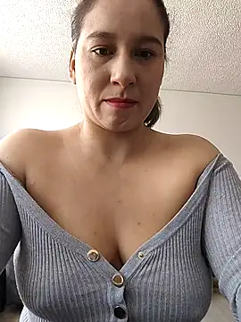 Zoe Nasty online show from December 5, 2025, 1:53 pm