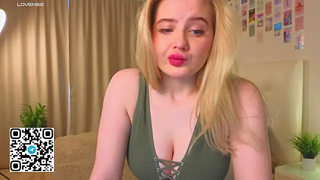 Snapshot of oliviabr0wn0 chatting on October 7, 2025, 2:12 am oliviabr0wn0 online show from October 7, 2025, 2:12 am