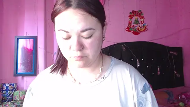 Snapshot of NikkiRous_ chatting on December 16, 2025, 1:15 pm NikkiRous online show from December 16, 2025, 1:15 pm