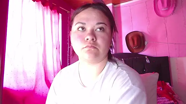 NikkiRous  online show from February 5, 2026, 4:36 pm