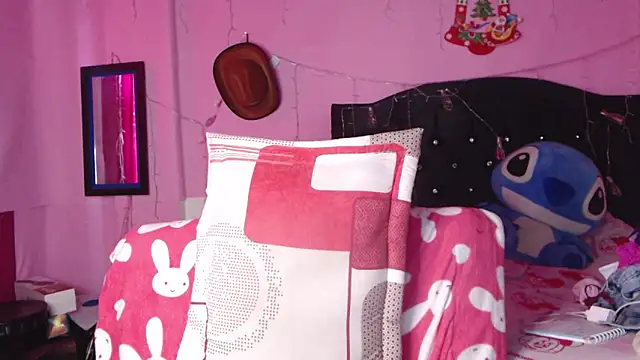 NikkiRous  online show from November 19, 2025, 1:22 pm