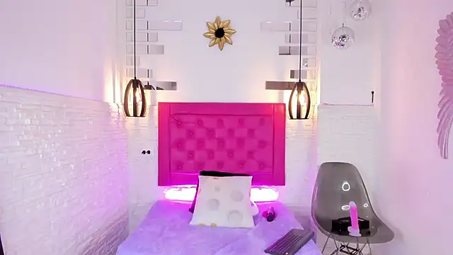 mia 099 online show from February 26, 2025, 7:32 pm