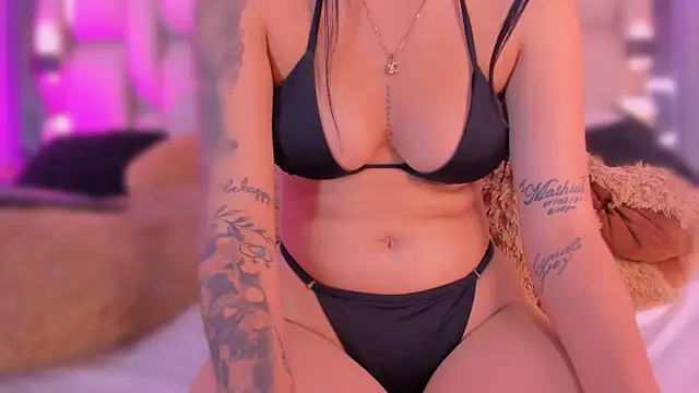  LauraTaylor  online show from November 10, 2025, 7:30 pm