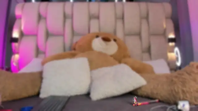  LauraTaylor  online show from October 25, 2025, 8:09 pm