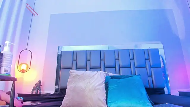 Emily Gil1 online show from March 11, 2025, 12:50 pm