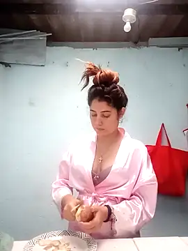 Lara Asher online show from February 28, 2025, 9:01 pm