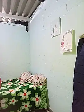 Lara Asher online show from October 4, 2025, 1:29 am