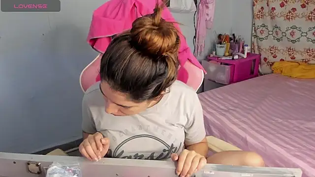 Lara Asher online show from March 8, 2025, 3:39 am