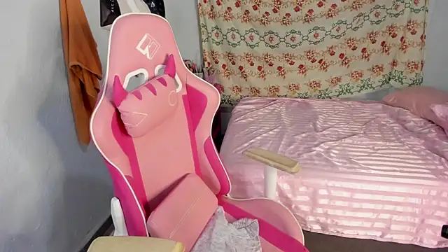 Lara Asher online show from February 22, 2025, 3:56 am