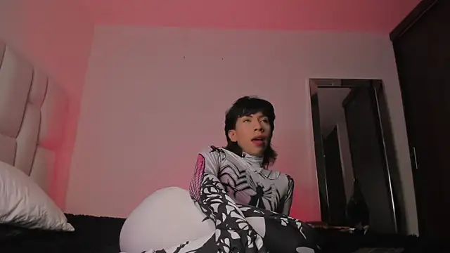 evaevanscute online show from October 29, 2025, 6:40 pm