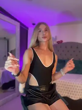 miaromanove ss online show from May 20, 2026, 3:25 am