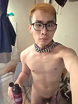 Moby Yik online show from April 20, 2026, 3:42 am