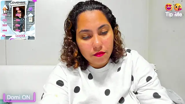 isobeladams20 online show from January 6, 2025, 11:52 pm