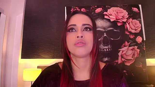 EvaaFoxxy1 online show from April 12, 2026, 1:36 pm