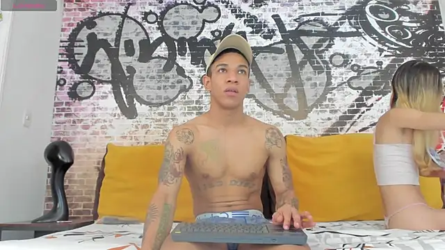 Snapshot of its_me_miley chatting on March 18, 2025, 1:23 pm its me miley online show from March 18, 2025, 1:23 pm