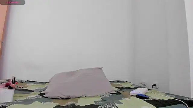 Snapshot of its_me_miley chatting on November 8, 2025, 2:20 pm its me miley online show from November 8, 2025, 2:20 pm