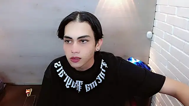 Daniela Pink  online show from October 6, 2025, 7:47 pm