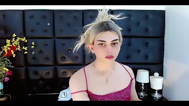 Daniela Pink  online show from February 15, 2026, 11:36 pm