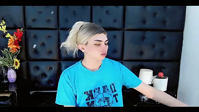 Daniela Pink  online show from February 23, 2026, 8:09 pm