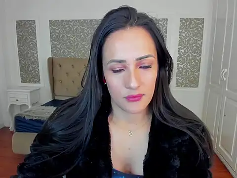 KimWessel  online show from October 25, 2025, 7:47 pm