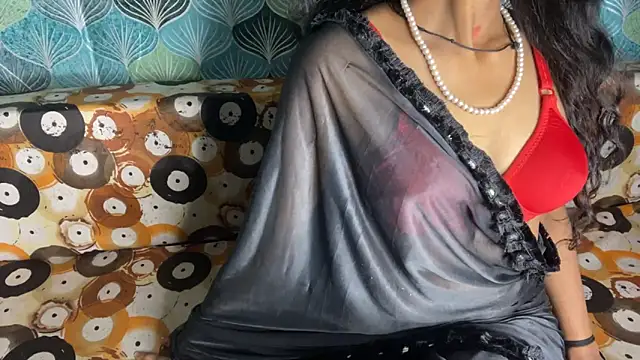 shuhana  online show from November 30, 2025, 5:08 am